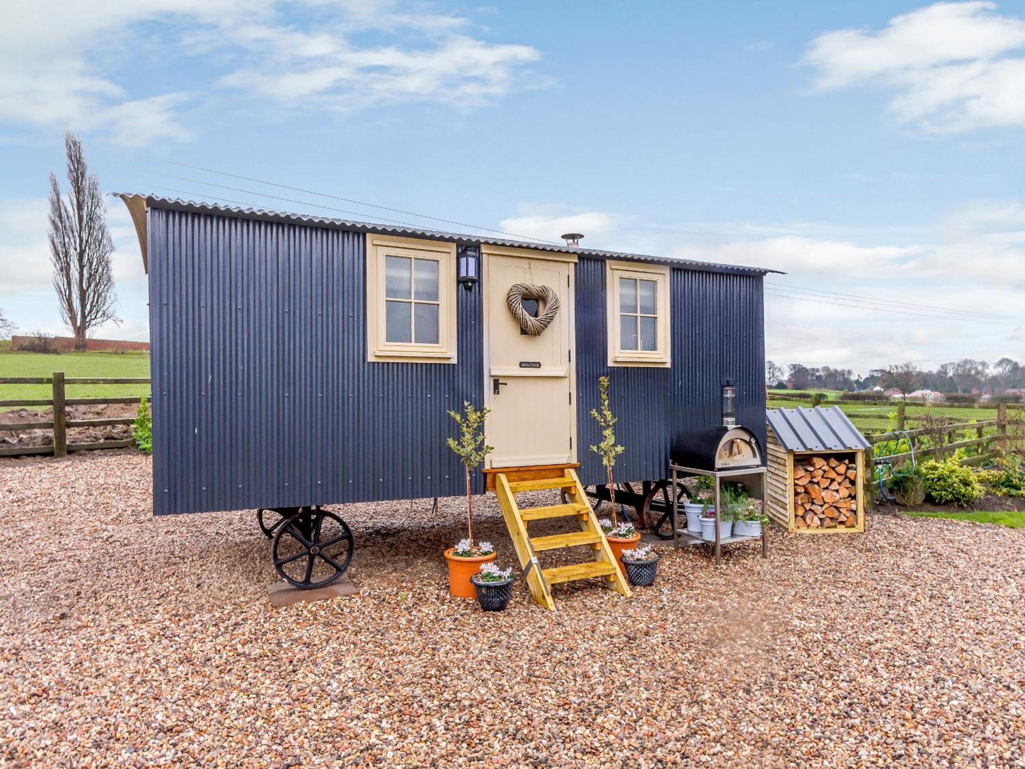 The Lambing Shed Villa Ryhill Ngoại thất bức ảnh